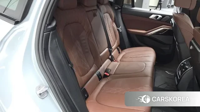 BMW X6 (G06) 2023 Серебристо-серый из Кореи, фото 3