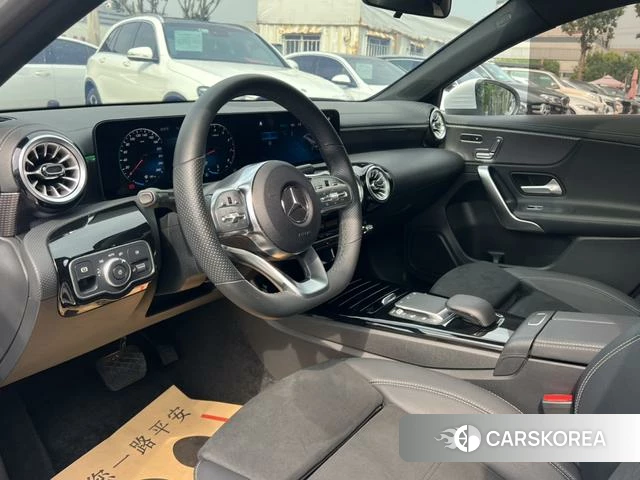 Mercedes-Benz Class A 2023 Белый из Китая, фото 3