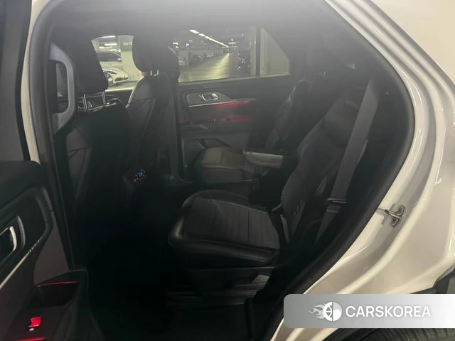 Ford Explorer 6th Generation 2025 Белый из Кореи, фото 3