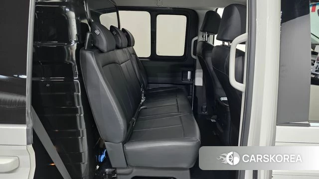Hyundai Staria 2023 Белый из Кореи, фото 3