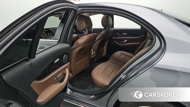 Mercedes-Benz E-Class W213 2018 Серый из Кореи, фото 3