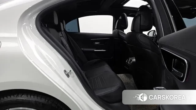 Mercedes-Benz C-Class W206 2024 Белый из Кореи, фото 3