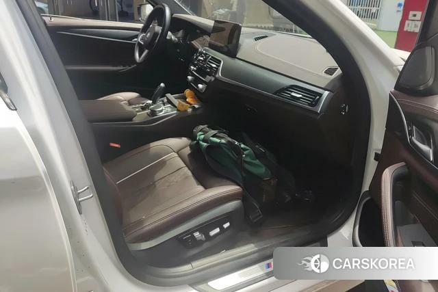 BMW 5 series PHEV 2022 Белый из Китая, фото 3