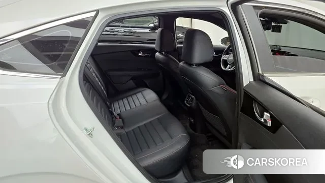 Kia The New K3 2nd generation 2021 Белый из Кореи, фото 3