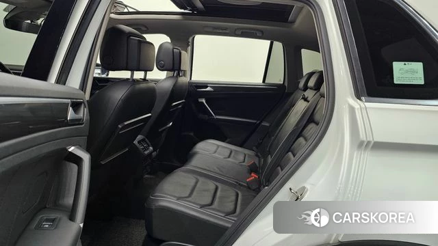 Volkswagen Tiguan second Generation 2018 Белый из Кореи, фото 3