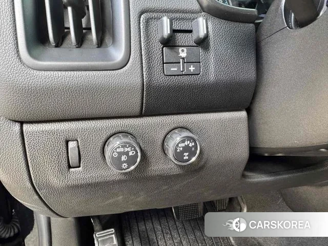 Chevrolet (GM Daewoo) Real New Colorado 2021 Черный из Кореи, фото 3