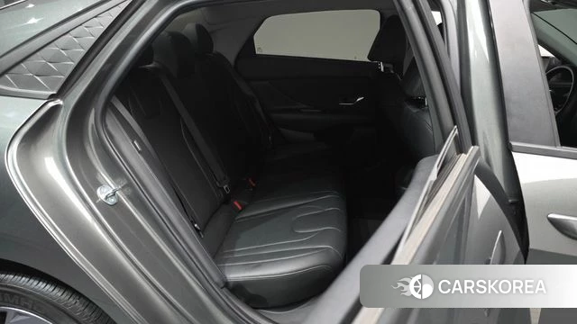 Hyundai The New Avante (CN7) 2023 Серый из Кореи, фото 3