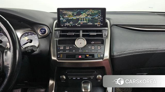 Lexus NX300h 2018 Серебряный из Кореи, фото 3