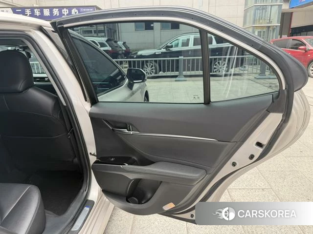Toyota Camry 2021 Шампань из Китая, фото 3