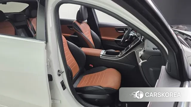 Mercedes-Benz C-Class W206 2022 Белый из Кореи, фото 3