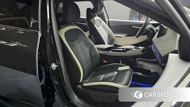 Kia EV6 2023 Черный из Кореи, фото 3