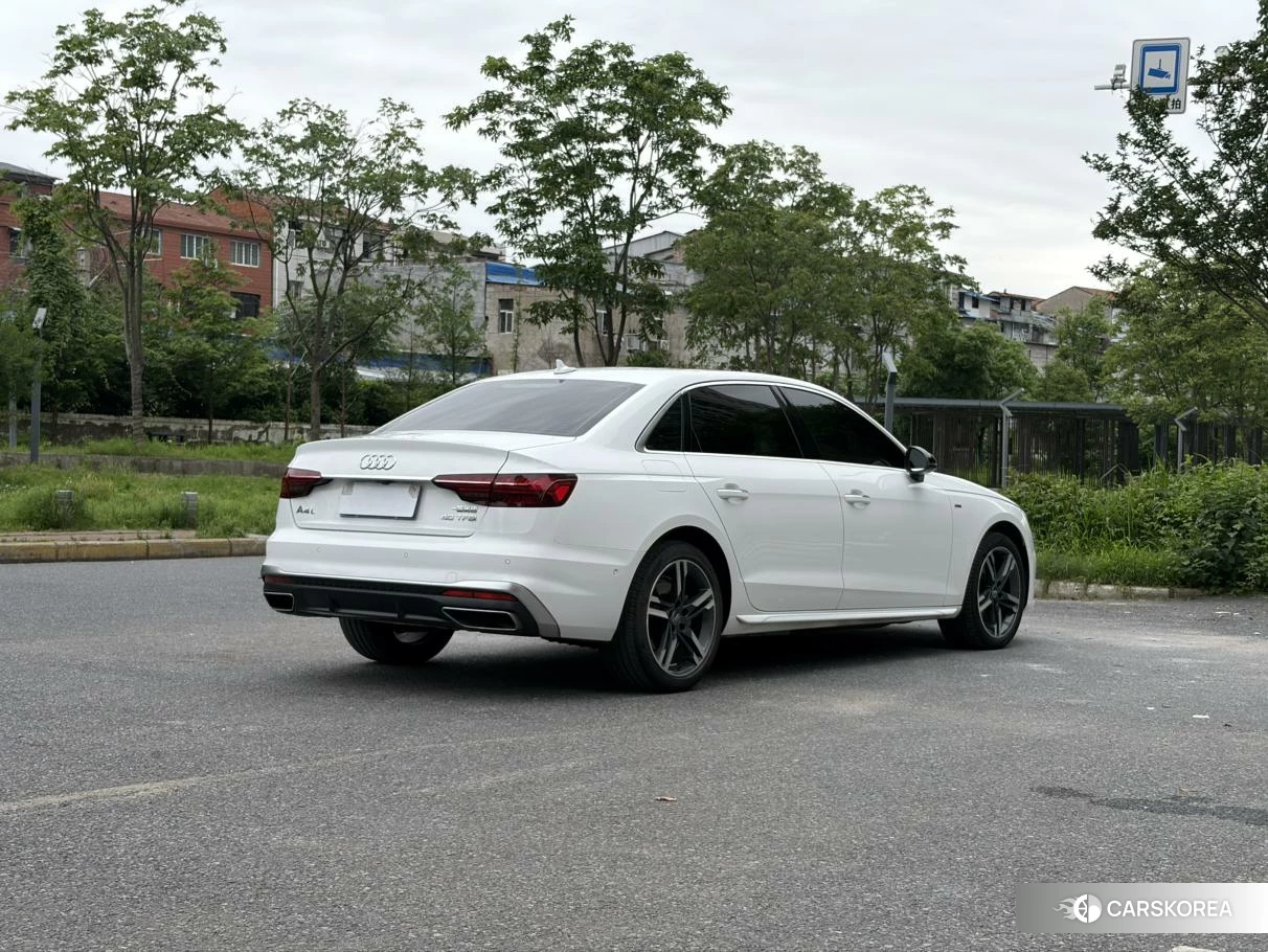 Audi A4L 2020 Белый из Китая, фото 3