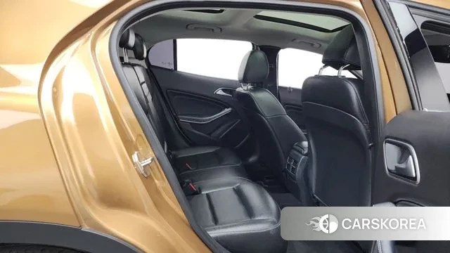 Mercedes-Benz GLA-Class X156 2018 Золотой из Кореи, фото 3