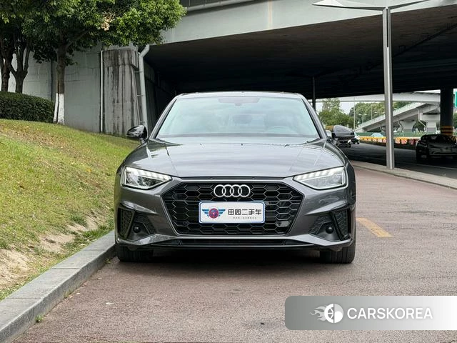 Audi A4L 2023 Темно-серый из Китая, фото 3
