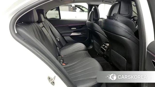 Mercedes-Benz E-Class W214 2024 Белый из Кореи, фото 3