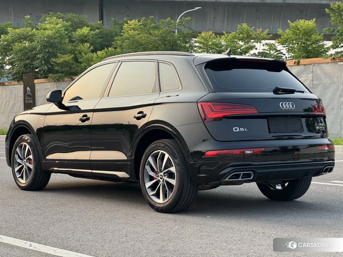 Audi Q5L 2023 Черный из Китая, фото 3