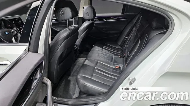 BMW 5 Series (G30) 2018 Белый из Кореи, фото 3