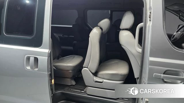 Hyundai The New Grand Starex 2019 Серебристо-серый из Кореи, фото 3