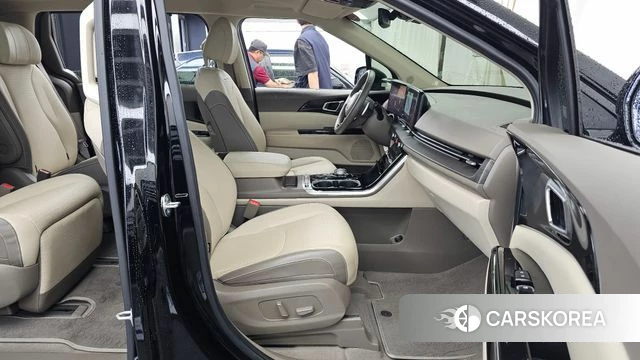 Kia Carnival 4th generation 2023 Черный из Кореи, фото 3