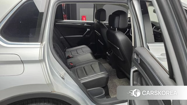 Volkswagen Tiguan second Generation 2020 Серебряный из Кореи, фото 3