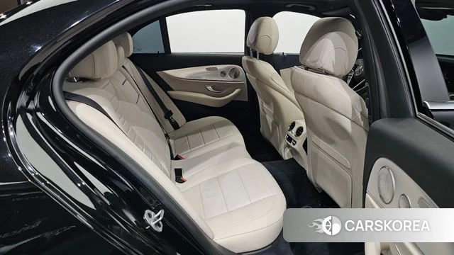 Mercedes-Benz E-Class W213 2021 Черный из Кореи, фото 3