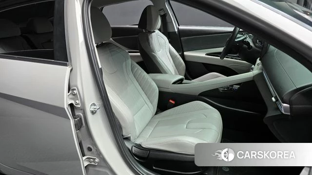 Hyundai Avante (CN7) 2020 Серебристо-серый из Кореи, фото 3