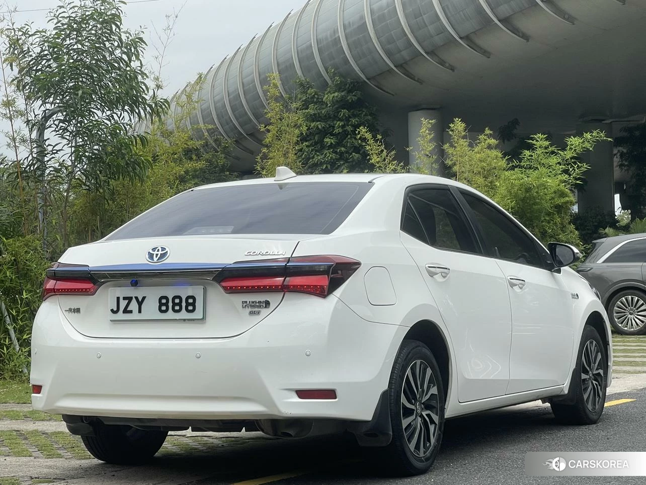 Toyota Corolla dual engine E+ 2019 Белый из Китая, фото 3