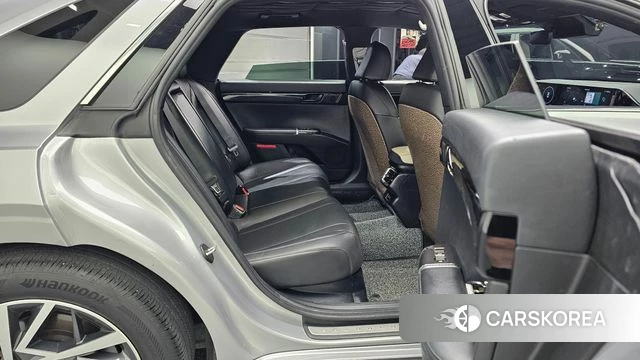 Hyundai Grandeur (GN7) 2023 Серебристо-серый из Кореи, фото 3