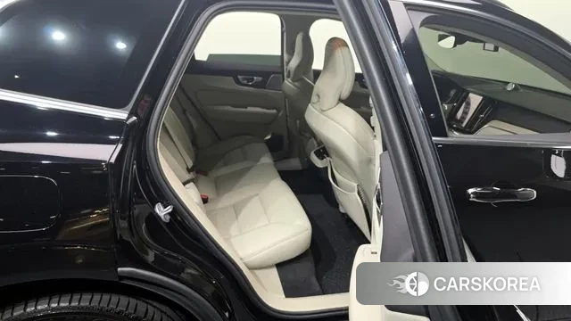 Volvo XC60 second Generation 2023 Черный из Кореи, фото 3