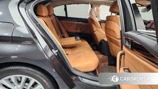 BMW 5 Series (G30) 2023 Серый из Кореи, фото 3