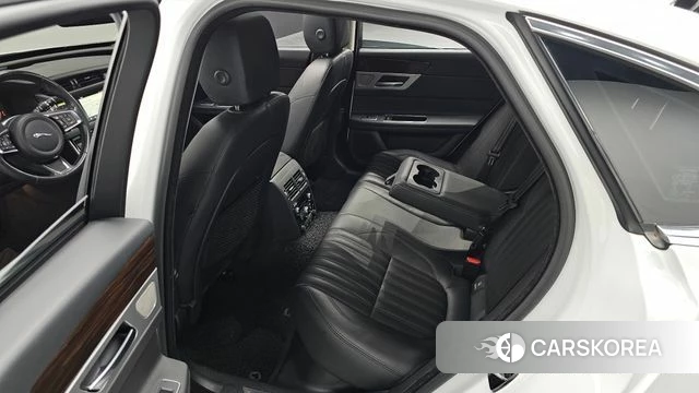 Jaguar XF (X260) 2018 Белый из Кореи, фото 3