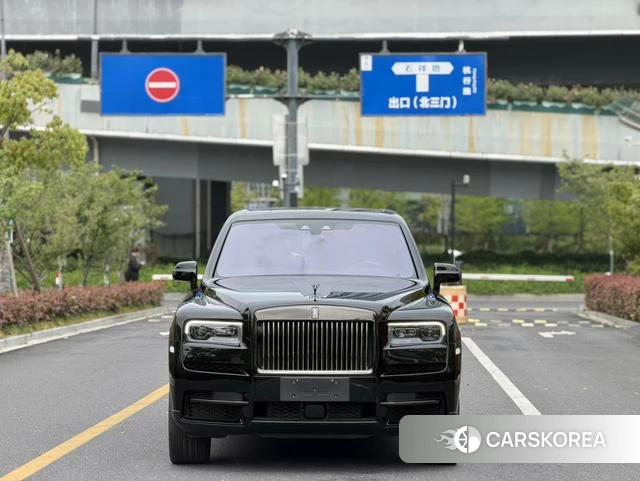 Rolls-Royce Cullinan 2023 Черный из Китая, фото 3