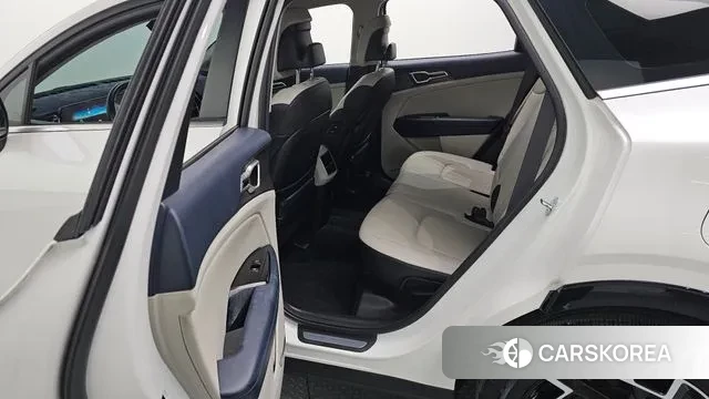 Kia Sportage 5th Generation 2023 Белый из Кореи, фото 3