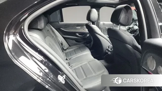 Mercedes-Benz E-Class W213 2022 Черный из Кореи, фото 3