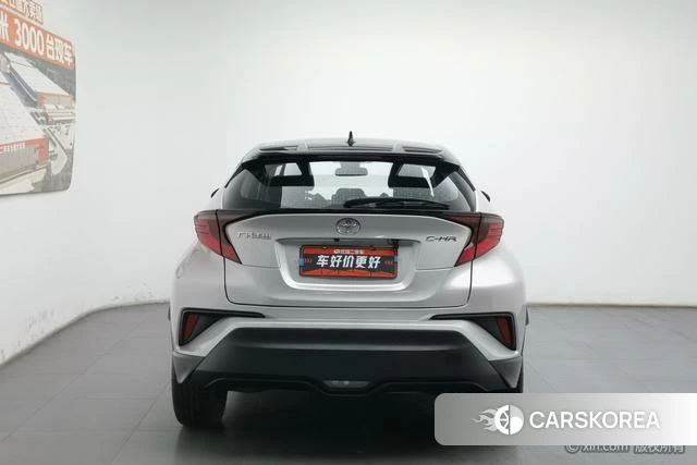 Toyota C-HR 2022 Белый из Китая, фото 3