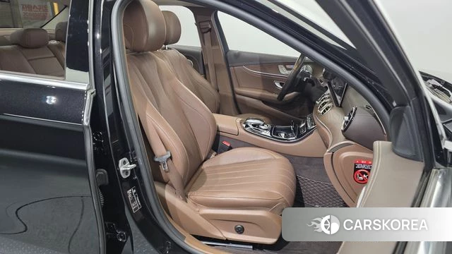 Mercedes-Benz E-Class W213 2019 Черный из Кореи, фото 3