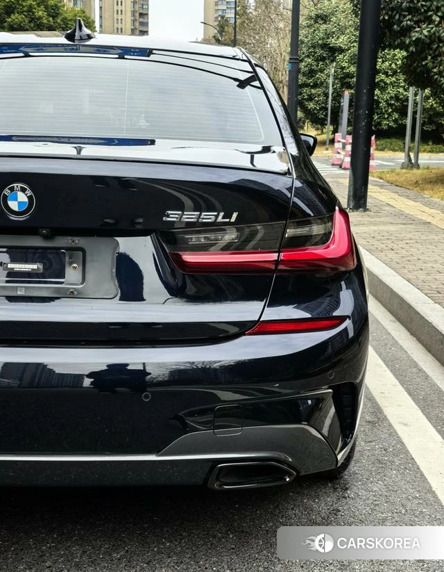 BMW 3 series 2022 Черный из Китая, фото 3