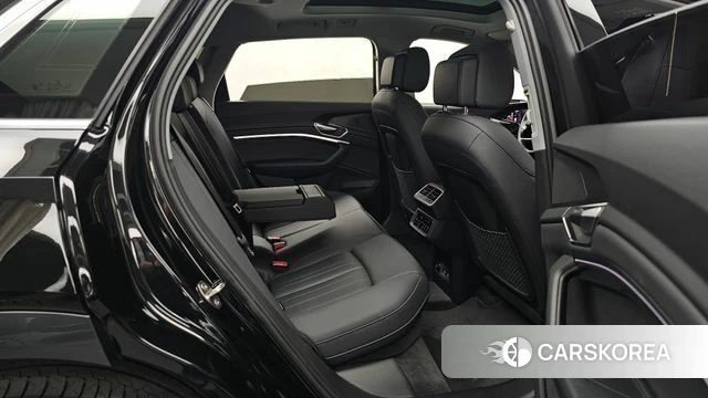 Audi e-Tron 2021 Черный из Кореи, фото 3