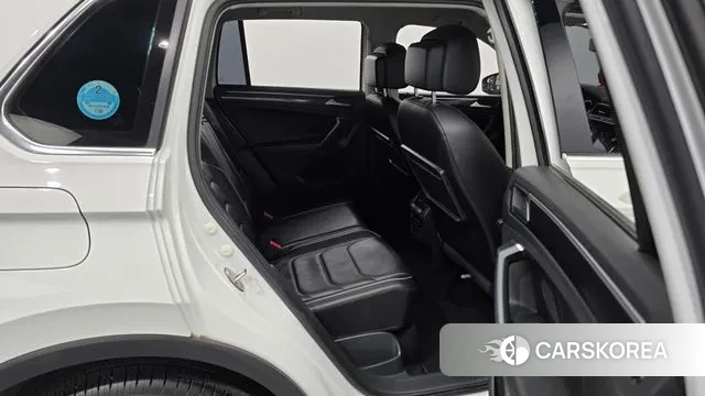 Volkswagen Tiguan second Generation 2020 Белый из Кореи, фото 3