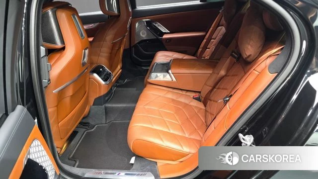 BMW i7 (G70) 2023 Черный из Кореи, фото 3
