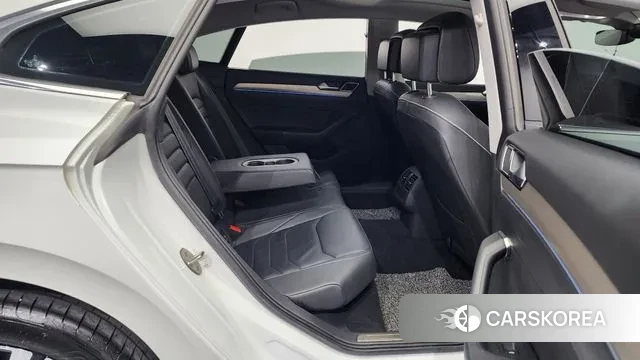 Volkswagen Arteon 2019 Белый из Кореи, фото 3