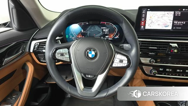 BMW 5 Series (G30) 2022 Белый из Кореи, фото 3