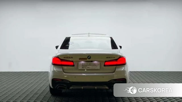 BMW 5 series 2021 Белый из Китая, фото 3