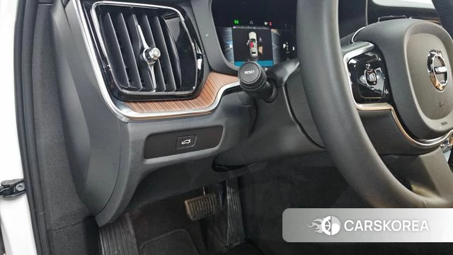 Volvo V60 Cross-Country 2nd Generation 2024 Белый из Кореи, фото 3