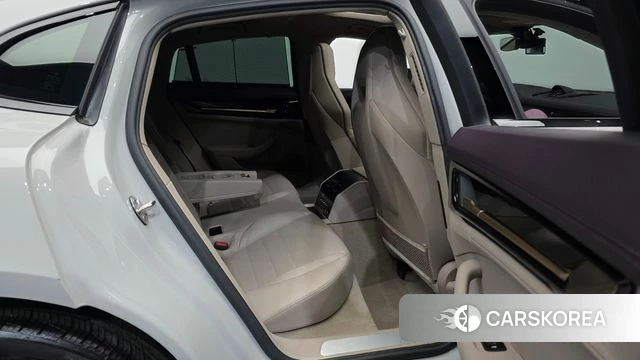 Porsche Panamera (976) 2024 Серебристо-серый из Кореи, фото 3