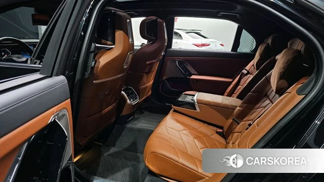 BMW 7 Series (G70) 2025 Черный из Кореи, фото 3