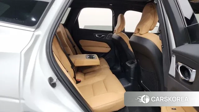 Volvo XC60 second Generation 2025 Белый из Кореи, фото 3