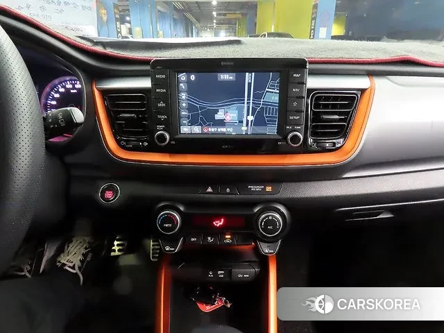 Kia Stonic 2018 Белый из Кореи, фото 3