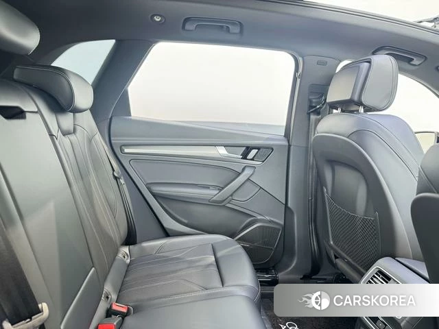 Audi Q5L 2025 Черный из Китая, фото 3