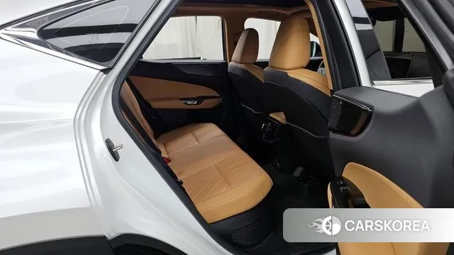 Lexus NX350h Second generation 2024 Белый из Кореи, фото 3